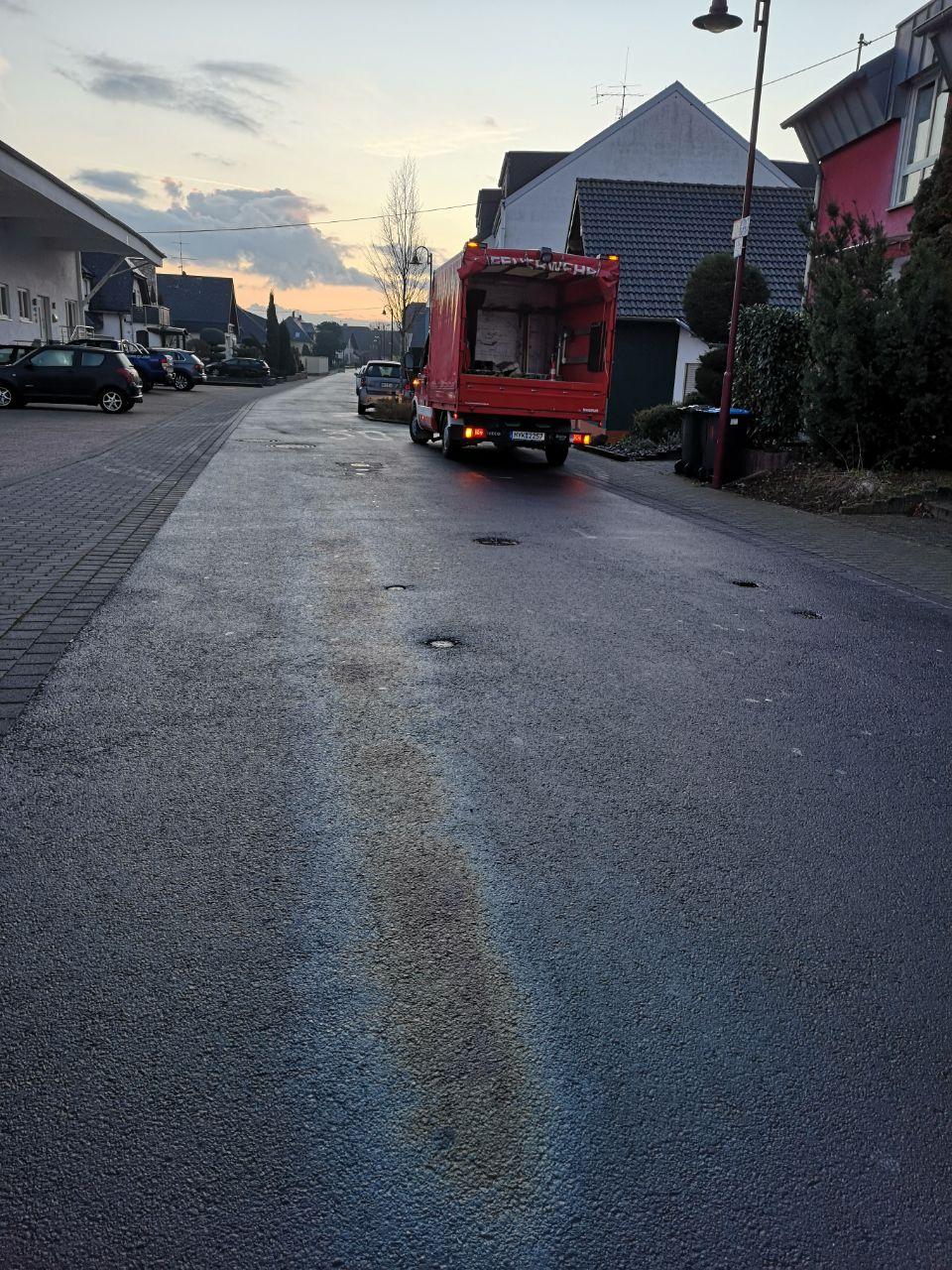 Einsatzfoto Ölspur Wiesenweg